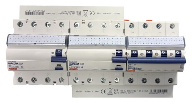 Gewiss GW96074 Kamrail 3 Fase - 8 module - vork